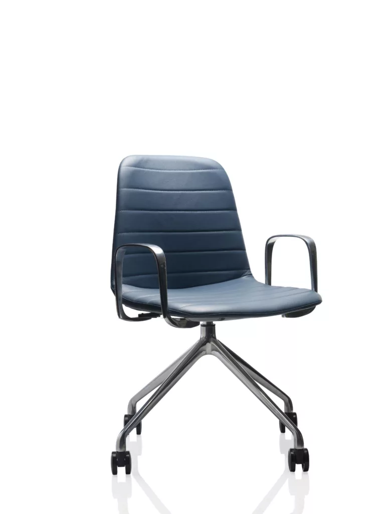 Upholstered seat in Leather (Navy) on 4-star base on Alloy